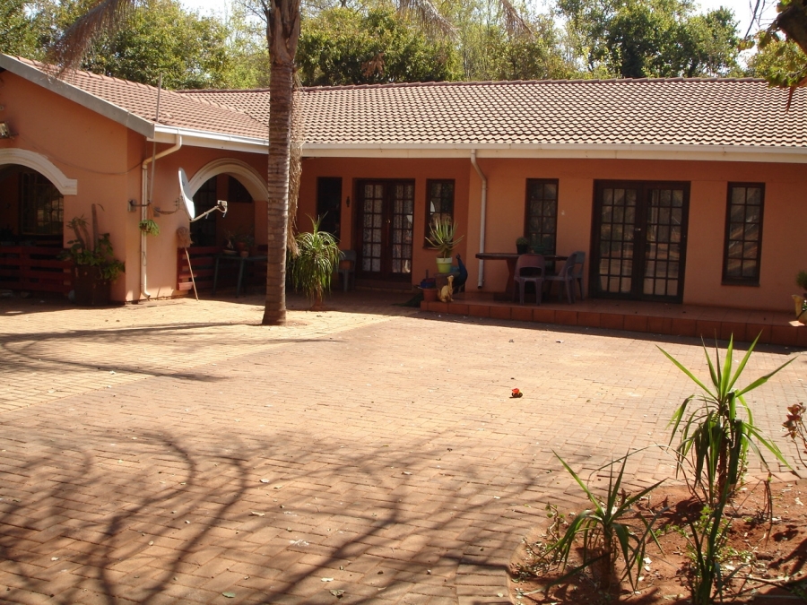 Commercial Property for Sale in Kroondal North West